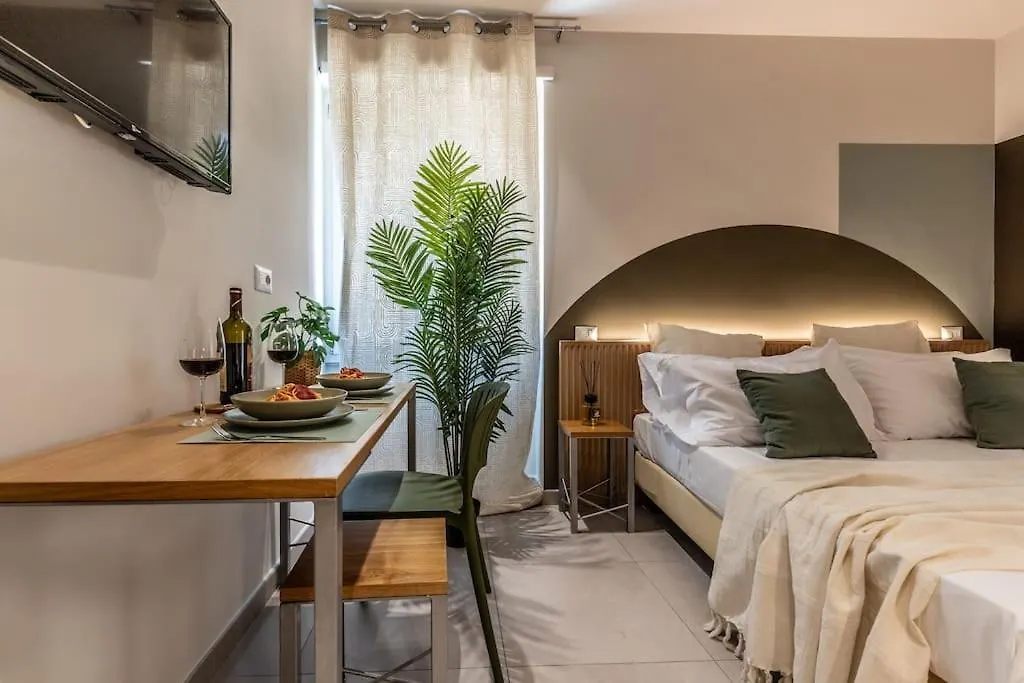 Dafne Room Ampio Nido, Vera Promessa Di Relax 0*, Rome